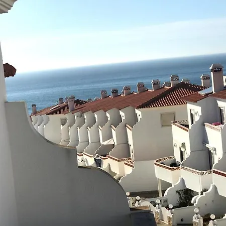 Bela Vista Near A Surf Spot إيريسييرا