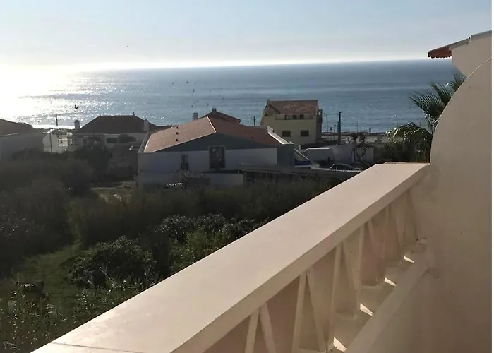 Bela Vista Near A Surf Spot אריסרייה